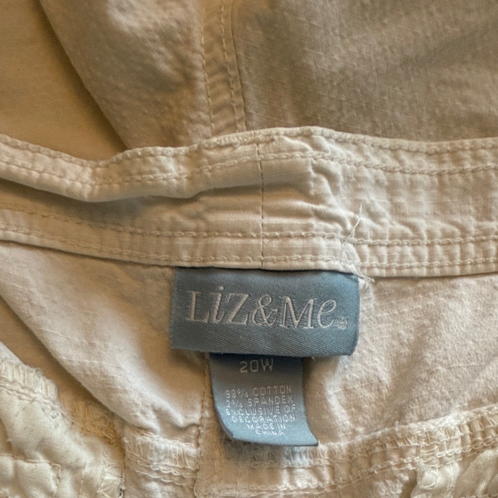 Liz & Me Off White Cargo Shorts - Size 20W - Picture 4 of 4